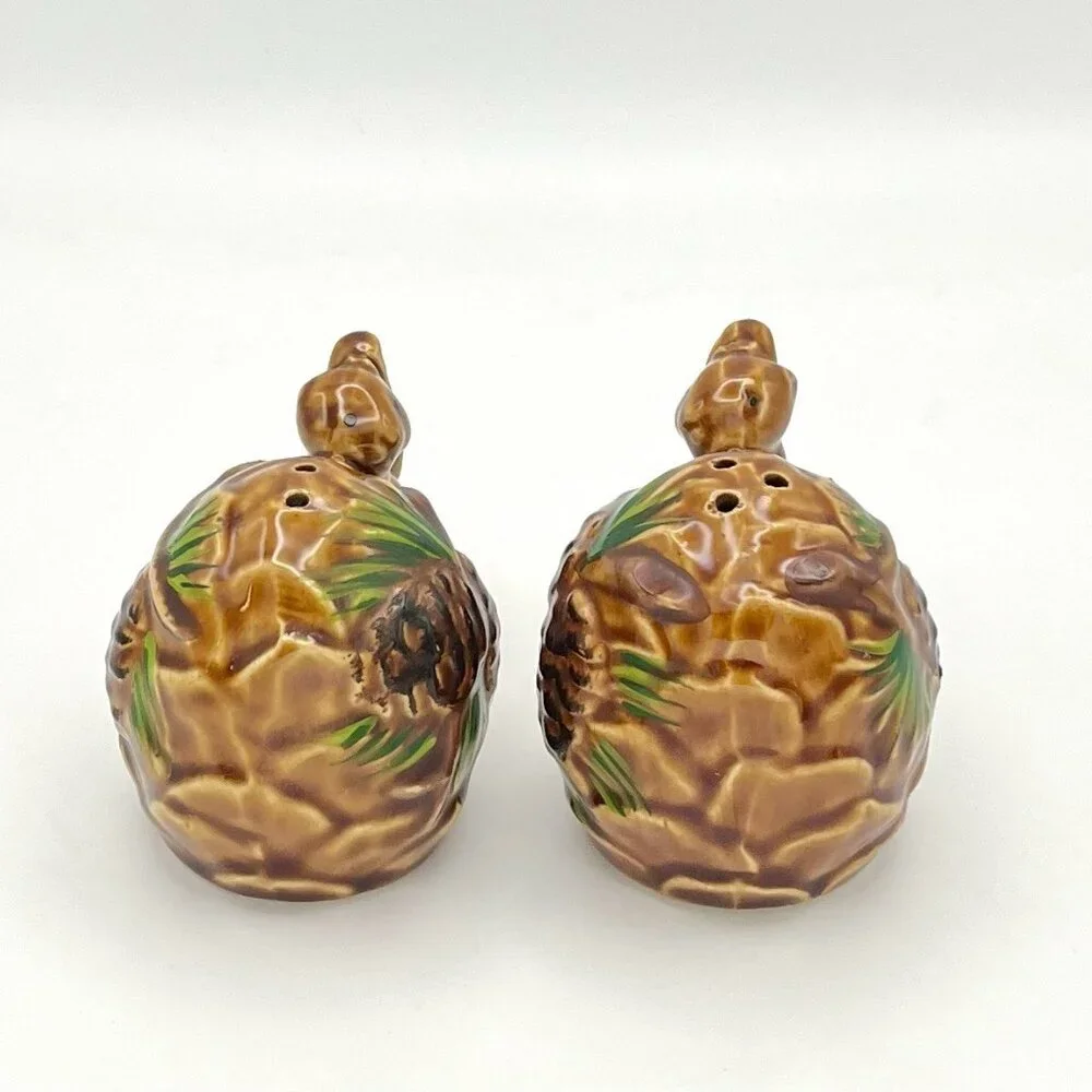 Vintage Ceramic Squirrel & Pinecone Salt & Pepper Shakers Woodland Cabin Kitsch